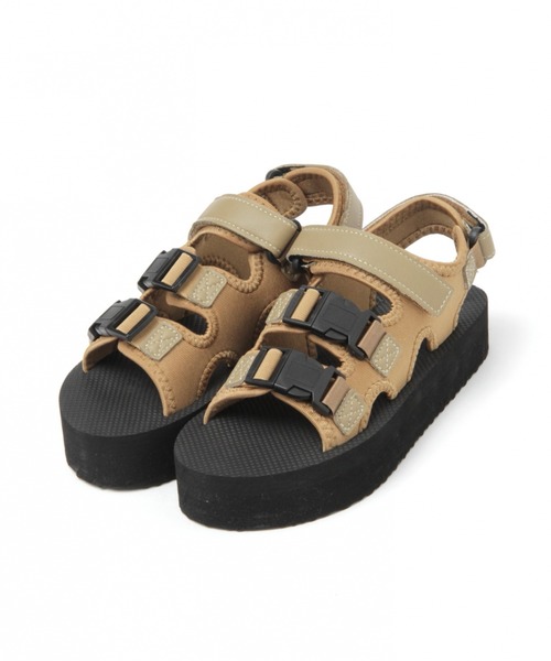 LAKOLE（ラコレ）の「3テープサンダル / LAKOLE（サンダル・レディース・ブラック/キャメル・MEDIUM/LARGE）」の2枚目の写真