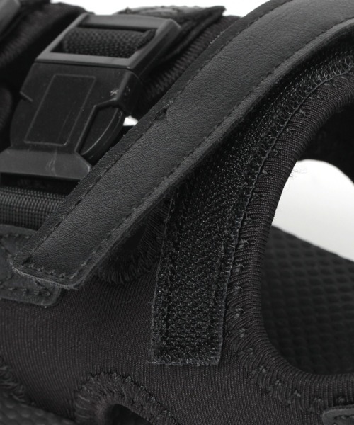 LAKOLE（ラコレ）の「3テープサンダル / LAKOLE（サンダル・レディース・ブラック/キャメル・MEDIUM/LARGE）」の7枚目の写真