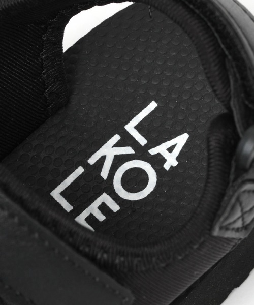 LAKOLE（ラコレ）の「3テープサンダル / LAKOLE（サンダル・レディース・ブラック/キャメル・MEDIUM/LARGE）」の4枚目の写真