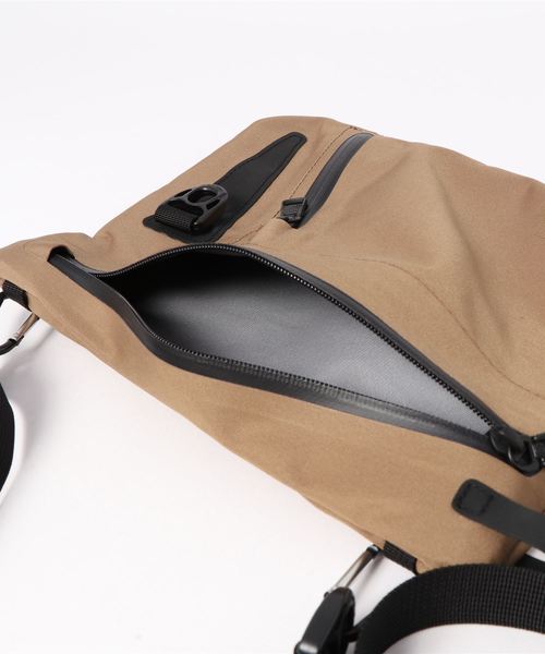AS2OV(アッソブ)の「【AS2OV/アッソブ】 WATER PROOF CORDURA 305D SACOCHE / 防水 サコッシュ(ショルダーバッグ・メンズ・ブラック/カーキオリーブ・FREE)」の8枚目の写真
