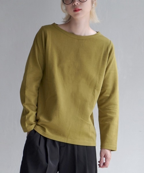 zootie（ズーティー）の「ふっくらカットソー スタンダード（Tシャツ/カットソー・レディース・ライトブルー/グリーン系その他/マスタード/オフホワイト/チャコール/ブラック/スモークピンク/グリーン/ベージュ/ホワイト/ライトグレー/ライム/モカ/ネイビー/オレンジ/ラベンダー/グレイッシュブルー/イエロー系その他/ブラウン系その他/ワインレッド・M/L）」の17枚目の写真