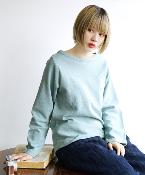 zootie（ズーティー）の「ふっくらカットソー スタンダード（Tシャツ/カットソー・レディース・ライトブルー/グリーン系その他/マスタード/オフホワイト/チャコール/ブラック/スモークピンク/グリーン/ベージュ/ホワイト/ライトグレー/ライム/モカ/ネイビー/オレンジ/ラベンダー/グレイッシュブルー/イエロー系その他/ブラウン系その他/ワインレッド・M/L）」の12枚目の写真
