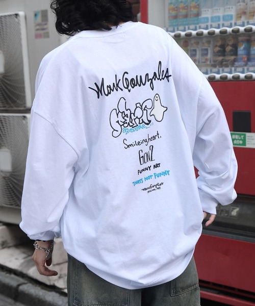 Mark Gonzales(マーク・ゴンザレス)の「【新柄追加】 AW ワンポイント刺繍 / バックプリント / 袖プリント ビッグシルエットロンT カットソー メンズ レディース ユニセックス 【MARK GONZALES ARTWORK COLLECTION / マークゴンザレス】(Tシャツ/カットソー・メンズ・ホワイト系その他/サックスブルー/グリーン系その他/ホワイト/ベージュ/グリーン/ブラック/ホワイト系その他2/ミント/ブラウン/ホワイト系その他3/ブルー系その他3/ブラック系その他3/グリーン系その他3/ブルー系その他2/ブラック系その他2/ブルー系その他4/ブラック系その他/ブラック系その他4/グリーン系その他5/ホワイト系その他5/ホワイト系その他4/グリーン系その他4/ブラック系その他5/ベージュ系その他2/ベージュ系その他3/ホワイト系その他6/ブラック系その他6/グレー系3/グレー系2/ベージュ系その他7/グレー系1/ブラック系3/ブラック系2/ブラック系1/ホワイト系3/ホワイト系2/ホワイト系1/ブラック系その他7/ホワイト系その他7/ベージュ系3/ベージュ系2/ベージュ系1/グレー系7/ホワイト系7/ベージュ系4/グリーン系6/ホワイト系4/ホワイト系6/ブラック系5/ブラック系6/ブラック系7/グレー系5/ブルー系7/ホワイト系5/ブラック系4・M/L/S/XL)」の15枚目の写真