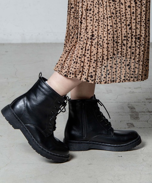 WEGO(ウィゴー)の「WEGO/6ホールブーツ(ブーツ・レディース・ブラック・MEDIUM/LARGE)」の1枚目の写真