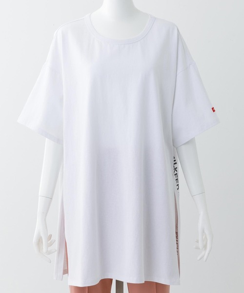 MILKFED.(ミルクフェド)の「SIDE SLIT LOGO TUNIC(チュニック・レディース・ホワイト/ブラック・ONE SIZE)」の6枚目の写真