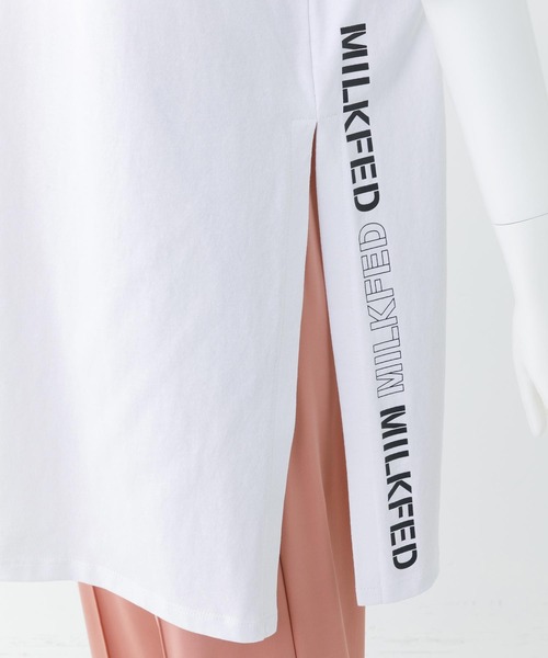 MILKFED.(ミルクフェド)の「SIDE SLIT LOGO TUNIC(チュニック・レディース・ホワイト/ブラック・ONE SIZE)」の3枚目の写真