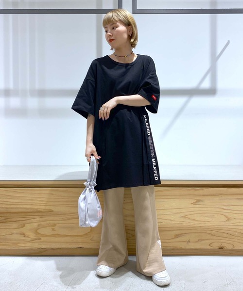MILKFED.(ミルクフェド)の「SIDE SLIT LOGO TUNIC(チュニック・レディース・ホワイト/ブラック・ONE SIZE)」の22枚目の写真