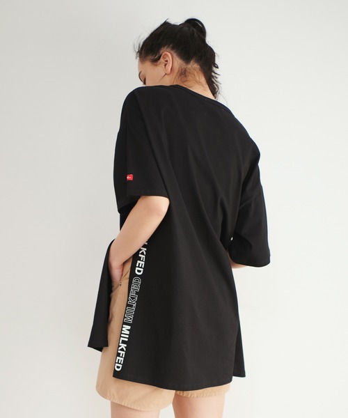 MILKFED.(ミルクフェド)の「SIDE SLIT LOGO TUNIC(チュニック・レディース・ホワイト/ブラック・ONE SIZE)」の20枚目の写真
