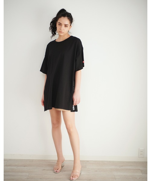 MILKFED.(ミルクフェド)の「SIDE SLIT LOGO TUNIC(チュニック・レディース・ホワイト/ブラック・ONE SIZE)」の21枚目の写真