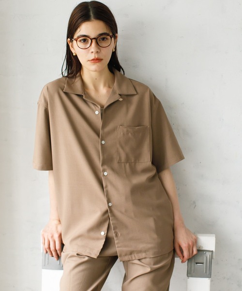 koe（コエ）の「ドライタッチポリトロ半袖オープンカラーシャツ＊（シャツ/ブラウス・レディース・ブラック/サックスブルー/ベージュ/ライトベージュ・L/M）」の3枚目の写真