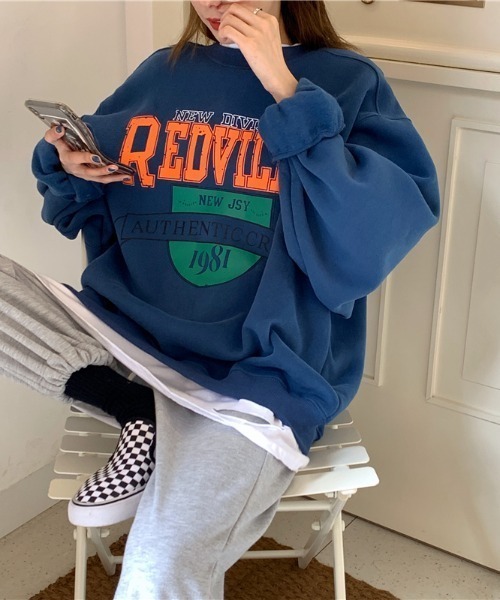 KOR（ケーオーアール）の「ビッグシルエット ロゴプルオーバー（スウェット・レディース・グレー/ブラック/ネイビー・FREE）」の3枚目の写真