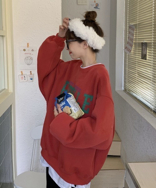 KOR（ケーオーアール）の「ビッグシルエット ロゴプルオーバー（スウェット・レディース・グレー/ブラック/ネイビー・FREE）」の5枚目の写真