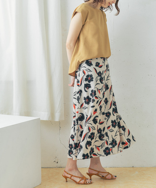 【極美品】アーバンリサーチロッソ　洗える　アートフラワープリントスカート URBAN RESEARCH ROSSO WOMEN（アーバンリサーチ ロッソ）の