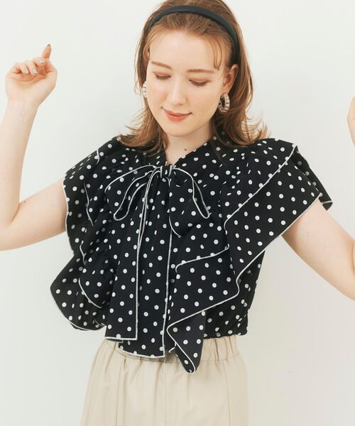 MAJESTIC LEGON(マジェスティックレゴン)の「クラシカルノースリブラウス(シャツ/ブラウス・レディース・グリーン/アイボリー/ブラック系その他/ホワイト系その他2・MEDIUM/SMALL)」の4枚目の写真