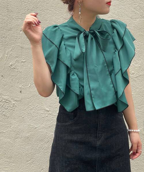 MAJESTIC LEGON(マジェスティックレゴン)の「クラシカルノースリブラウス(シャツ/ブラウス・レディース・グリーン/アイボリー/ブラック系その他/ホワイト系その他2・MEDIUM/SMALL)」の1枚目の写真