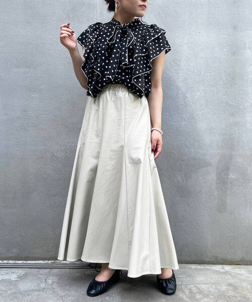 MAJESTIC LEGON(マジェスティックレゴン)の「クラシカルノースリブラウス(シャツ/ブラウス・レディース・グリーン/アイボリー/ブラック系その他/ホワイト系その他2・MEDIUM/SMALL)」の22枚目の写真