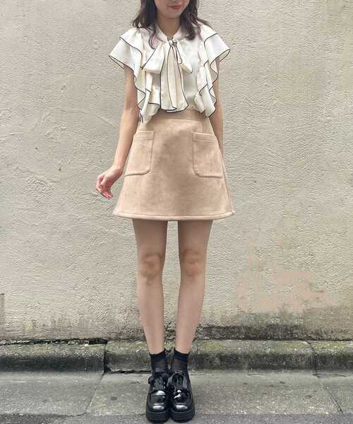 MAJESTIC LEGON(マジェスティックレゴン)の「クラシカルノースリブラウス(シャツ/ブラウス・レディース・グリーン/アイボリー/ブラック系その他/ホワイト系その他2・MEDIUM/SMALL)」の17枚目の写真