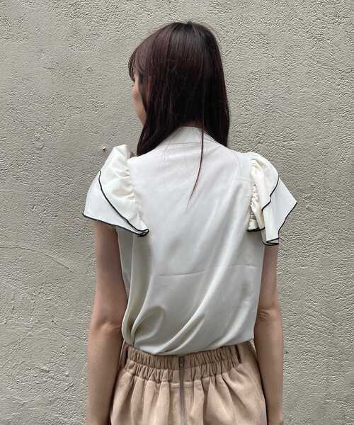 MAJESTIC LEGON(マジェスティックレゴン)の「クラシカルノースリブラウス(シャツ/ブラウス・レディース・グリーン/アイボリー/ブラック系その他/ホワイト系その他2・MEDIUM/SMALL)」の15枚目の写真