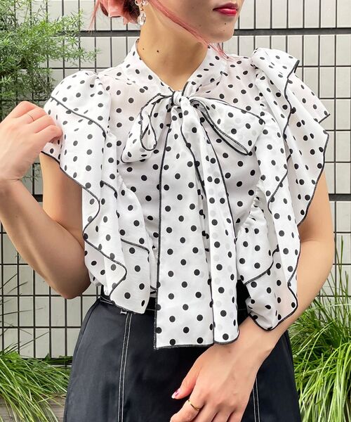 MAJESTIC LEGON(マジェスティックレゴン)の「クラシカルノースリブラウス(シャツ/ブラウス・レディース・グリーン/アイボリー/ブラック系その他/ホワイト系その他2・MEDIUM/SMALL)」の8枚目の写真