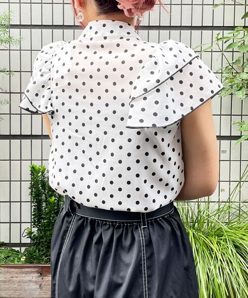 MAJESTIC LEGON(マジェスティックレゴン)の「クラシカルノースリブラウス(シャツ/ブラウス・レディース・グリーン/アイボリー/ブラック系その他/ホワイト系その他2・MEDIUM/SMALL)」の7枚目の写真