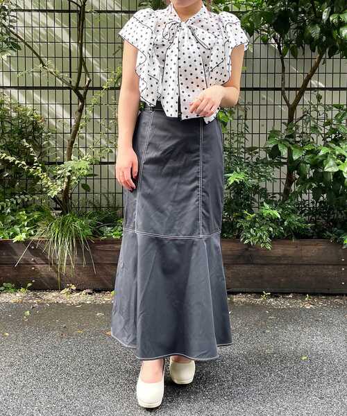 MAJESTIC LEGON(マジェスティックレゴン)の「クラシカルノースリブラウス(シャツ/ブラウス・レディース・グリーン/アイボリー/ブラック系その他/ホワイト系その他2・MEDIUM/SMALL)」の6枚目の写真