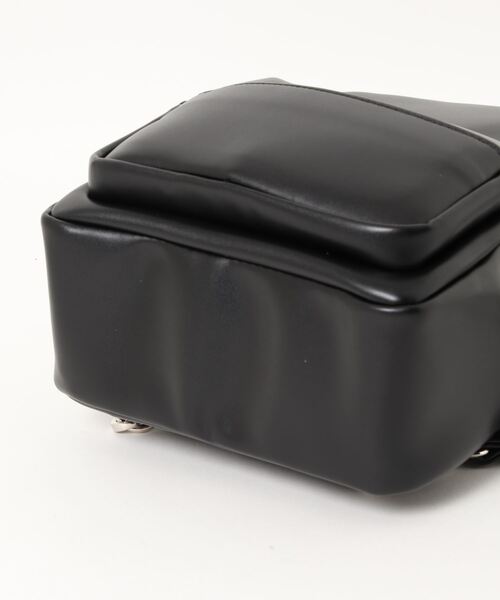 ENVYM（アンビー）の「フェイクレザーコンパクトＢａｇ（バックパック/リュック・レディース・ブラック・FREE）」の6枚目の写真