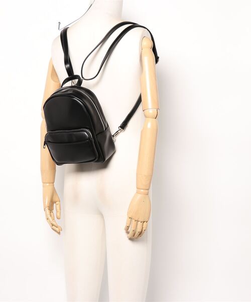 ENVYM（アンビー）の「フェイクレザーコンパクトＢａｇ（バックパック/リュック・レディース・ブラック・FREE）」の4枚目の写真