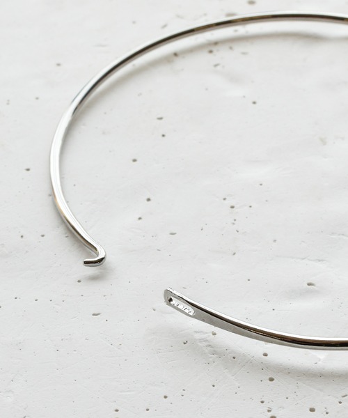 GOLDY（ゴールディ）の「ミニマル ライン ネックカフ（ネックレス・レディース・シルバー/ゴールド/その他1・FREE）」の7枚目の写真