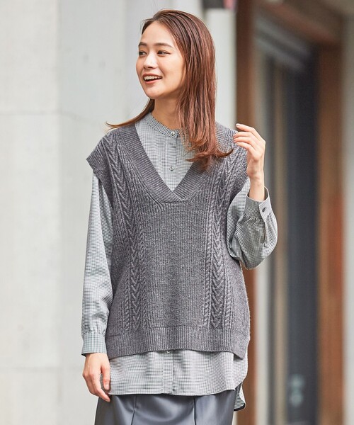 J.PRESS Ladies(J.プレス レディス)の「【洗える】WOOL ACRYLIC ニットベスト(ベスト・レディース・ワイン系/ベージュ系/ライトグレー系・SMALL)」の1枚目の写真