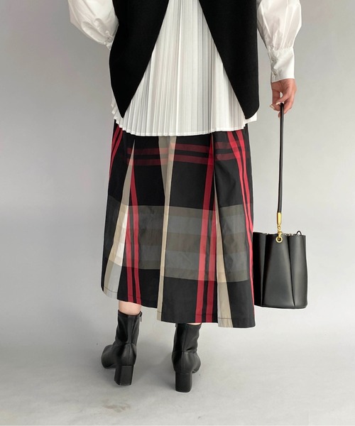 PICCIN(ピッチン)の「チェックフレアギャザースカート(スカート・レディース・ブラック/グレイッシュベージュ・M)」の5枚目の写真