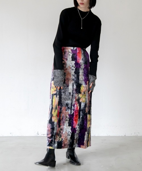 VACANCY（ヴァカンシー）の「アソート柄ペンシルベロアスカート（スカート・レディース・ブラック/その他/ゴールド/ブルー・FREE）」の5枚目の写真