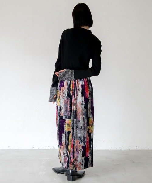 VACANCY（ヴァカンシー）の「アソート柄ペンシルベロアスカート（スカート・レディース・ブラック/その他/ゴールド/ブルー・FREE）」の8枚目の写真