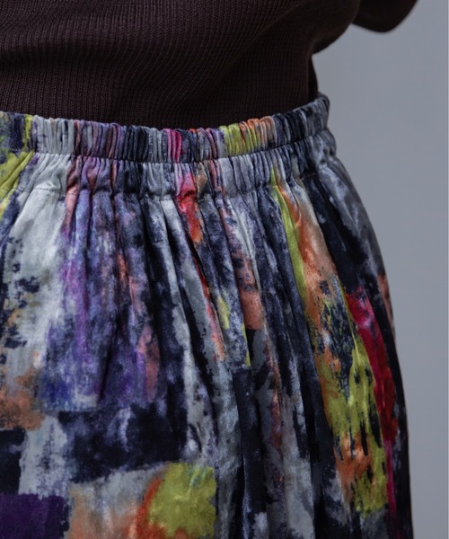 VACANCY（ヴァカンシー）の「アソート柄ペンシルベロアスカート（スカート・レディース・ブラック/その他/ゴールド/ブルー・FREE）」の20枚目の写真