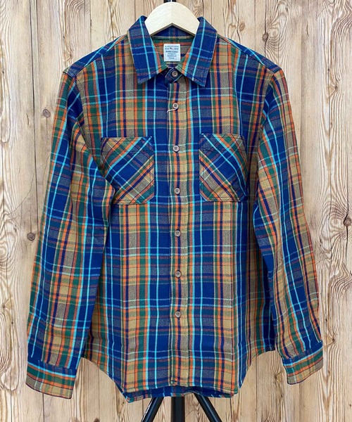 AVIREX（アヴィレックス）の「デイリーコットンフランネル ワークシャツ（シャツ/ブラウス・メンズ・ブラック/カーキ/サックスブルー/レッド/グリーン/ネイビー・M/L/XXL/XL）」の4枚目の写真