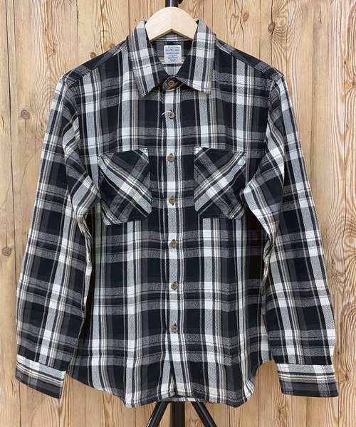 AVIREX（アヴィレックス）の「デイリーコットンフランネル ワークシャツ（シャツ/ブラウス・メンズ・ブラック/カーキ/サックスブルー/レッド/グリーン/ネイビー・M/L/XXL/XL）」の2枚目の写真
