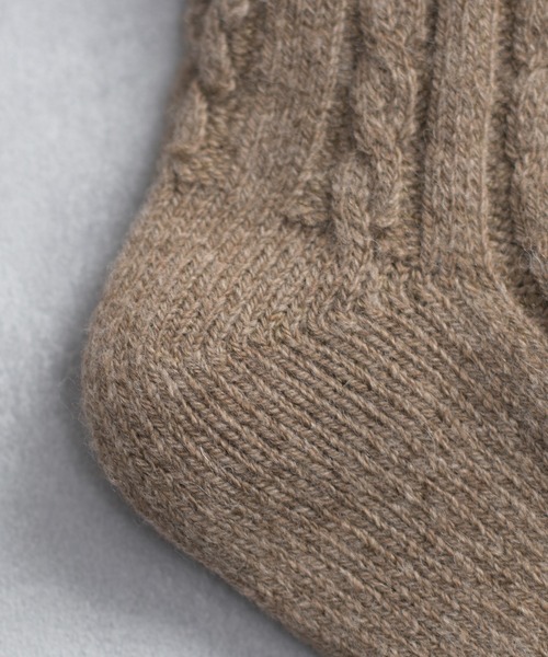 And A（アンドエー）の「MARCOMONDE マルコモンド / wholegarment wool socks ホールガーメント ウールソックス / 10GWGW2-20C（ソックス/靴下・レディース・アイボリー/ライトブラウン/レッド/チャコールグレー・MENS/WOMENS）」の16枚目の写真
