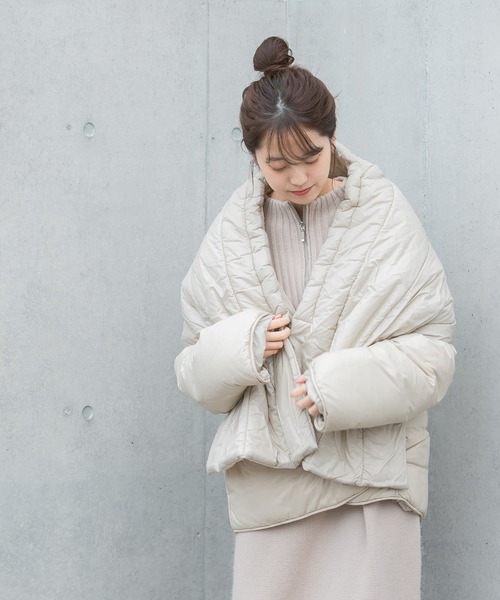 LAATO(ラート)の「MERRY SET DOWN JACKET(ダウンジャケット/コート・レディース・ベージュ/オフホワイト/チャコールグレー・FREE)」の2枚目の写真