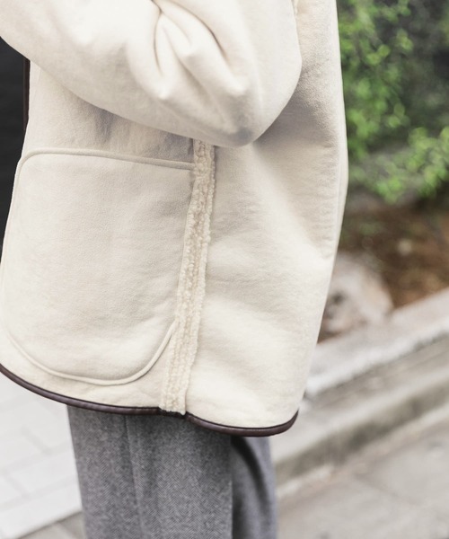 URBAN RESEARCH Sonny Label(アーバンリサーチサニーレーベル)の「リバーシブルフェイクムートンショートコート(その他アウター・レディース・ブラック/チャコールグレー/オフホワイト/モカ・FREE)」の21枚目の写真