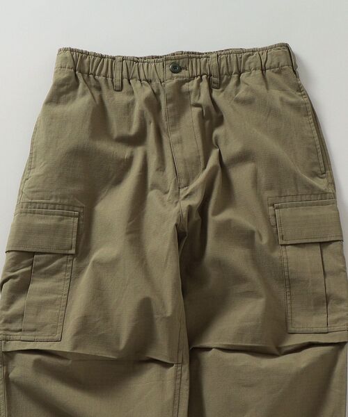 SHIPS（シップス）の「【WEB限定】SHIPS: 6ポケット ミリタリー ワイド イージー カーゴ パンツ（カーゴパンツ・メンズ・チャコールグレー/ブラック/オリーブ・SMALL/MEDIUM/LARGE）」の17枚目の写真