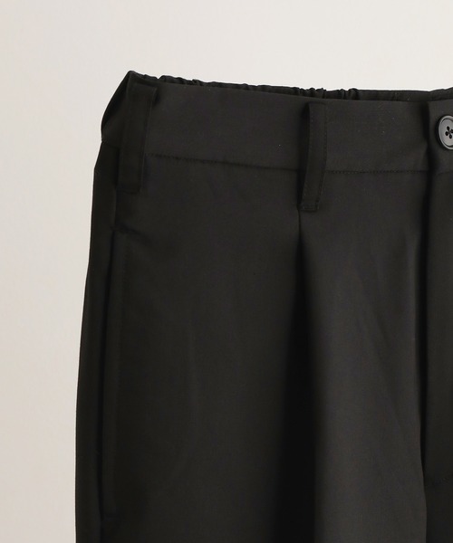 JUNRED(ジュンレッド)の「【ユウ×JUNRed】ポリッシュドTRワンタックストレートワイドパンツ(スラックス・メンズ・ライトグレー/ネイビー/ブラック・S/M/L)」の4枚目の写真