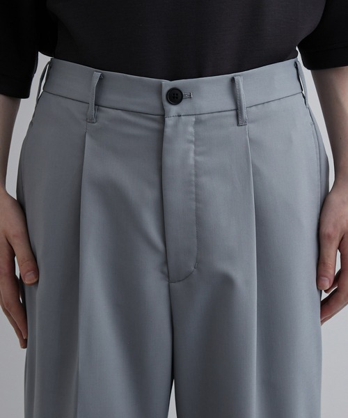 JUNRED(ジュンレッド)の「【ユウ×JUNRed】ポリッシュドTRワンタックストレートワイドパンツ(スラックス・メンズ・ライトグレー/ネイビー/ブラック・S/M/L)」の17枚目の写真