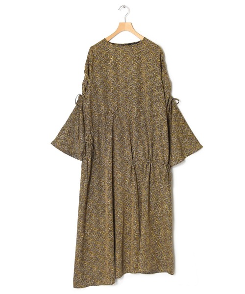 w closet(ダブルクローゼット)の「小花プリントドロストワンピース(ワンピース・レディース・イエロー/グレー系2・FREE)」の8枚目の写真