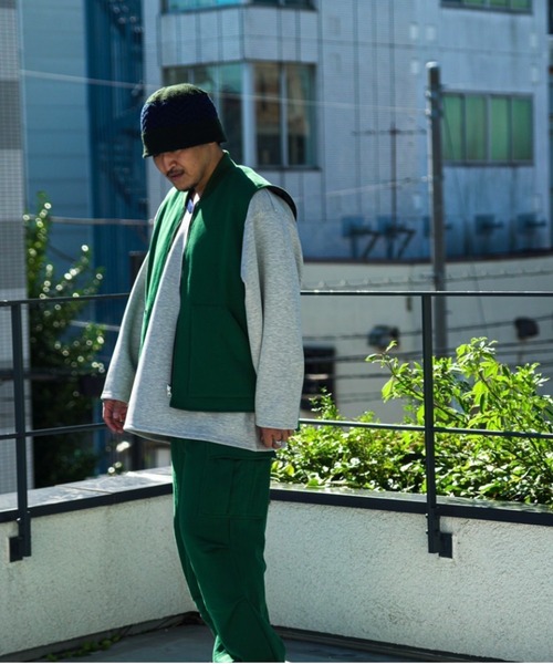 BEAVER（ビーバー）の「FAZZURA/ファズラ　REVERSIBLE VEST リバーシブルベスト（ベスト・メンズ・ダークグリーン/キャメル・1/2）」の10枚目の写真