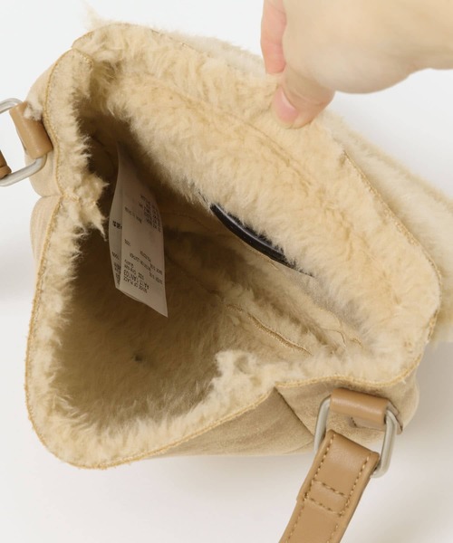 SENSE OF PLACE by URBAN RESEARCH(センスオブプレイスバイアーバンリサーチ)の「ヴィンテージムートンミニショルダーバッグ(ショルダーバッグ・メンズ・キャメル/ブラック・ONE)」の11枚目の写真