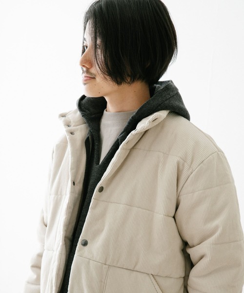 ITEMS URBANRESEARCH（アイテムズ アーバンリサーチ）の「コーデュロイ中綿スタンドカラージャケット（ダウンジャケット/コート・メンズ・オフホワイト/グレー/ブラック/キャメル・MEDIUM/LARGE）」の7枚目の写真