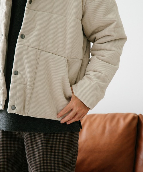 ITEMS URBANRESEARCH（アイテムズ アーバンリサーチ）の「コーデュロイ中綿スタンドカラージャケット（ダウンジャケット/コート・メンズ・オフホワイト/グレー/ブラック/キャメル・MEDIUM/LARGE）」の8枚目の写真