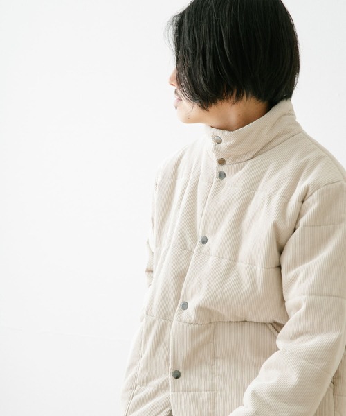 ITEMS URBANRESEARCH（アイテムズ アーバンリサーチ）の「コーデュロイ中綿スタンドカラージャケット（ダウンジャケット/コート・メンズ・オフホワイト/グレー/ブラック/キャメル・MEDIUM/LARGE）」の10枚目の写真