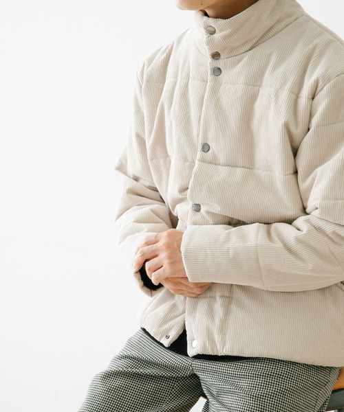 ITEMS URBANRESEARCH（アイテムズ アーバンリサーチ）の「コーデュロイ中綿スタンドカラージャケット（ダウンジャケット/コート・メンズ・オフホワイト/グレー/ブラック/キャメル・MEDIUM/LARGE）」の11枚目の写真