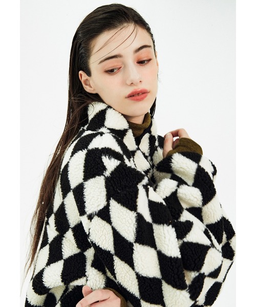 FANCY CLUB(ファンシークラブ)の「A'GEM/9 × .kom『 FANCY CLUB/ファンシークラブ』ARGYLE FLEECE JACKET/アーガイル柄 ボア フリース ジャケット(ブルゾン・レディース・ブラック・FREE)」の2枚目の写真