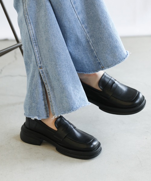 select MOCA(セレクトモカ)の「スクエアトゥフェイクレザーローファー(ローファー・レディース・ブラック/ブラウン/オフホワイト・SMALL/MEDIUM/LARGE)」の12枚目の写真